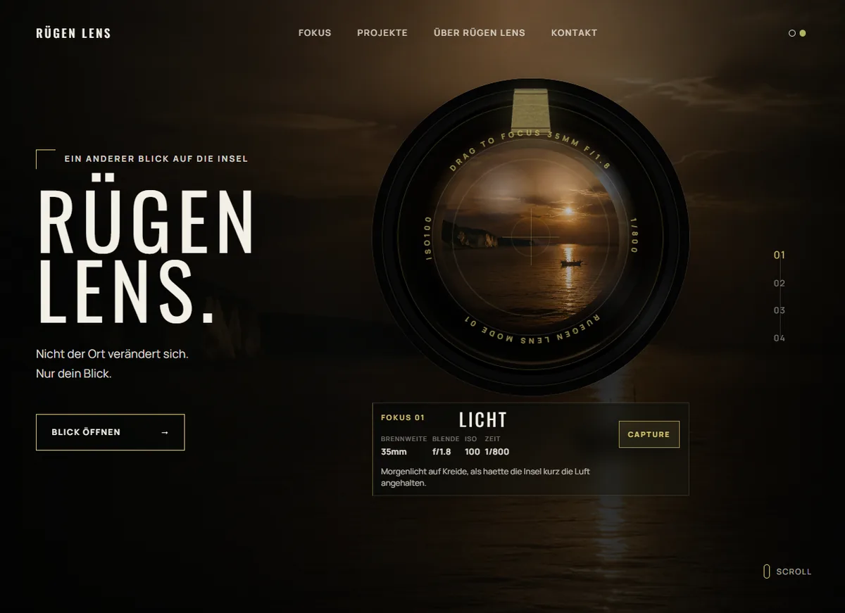 Screenshot der Website ruegen-lens.de: dunkles Lens-Design mit Kreidemotiv und Kamerafokus